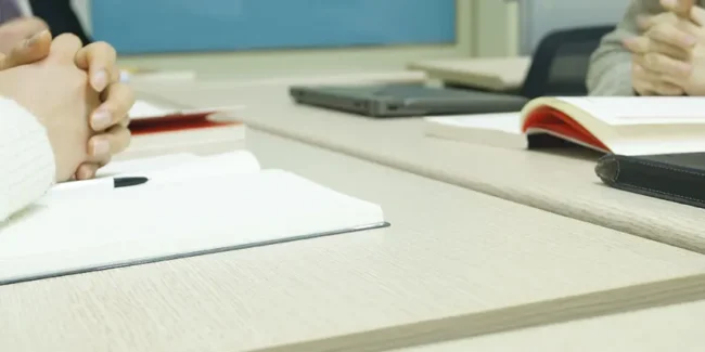 留学生寒假实习什么时候开始投简历最合适？申请时间线与补录策略